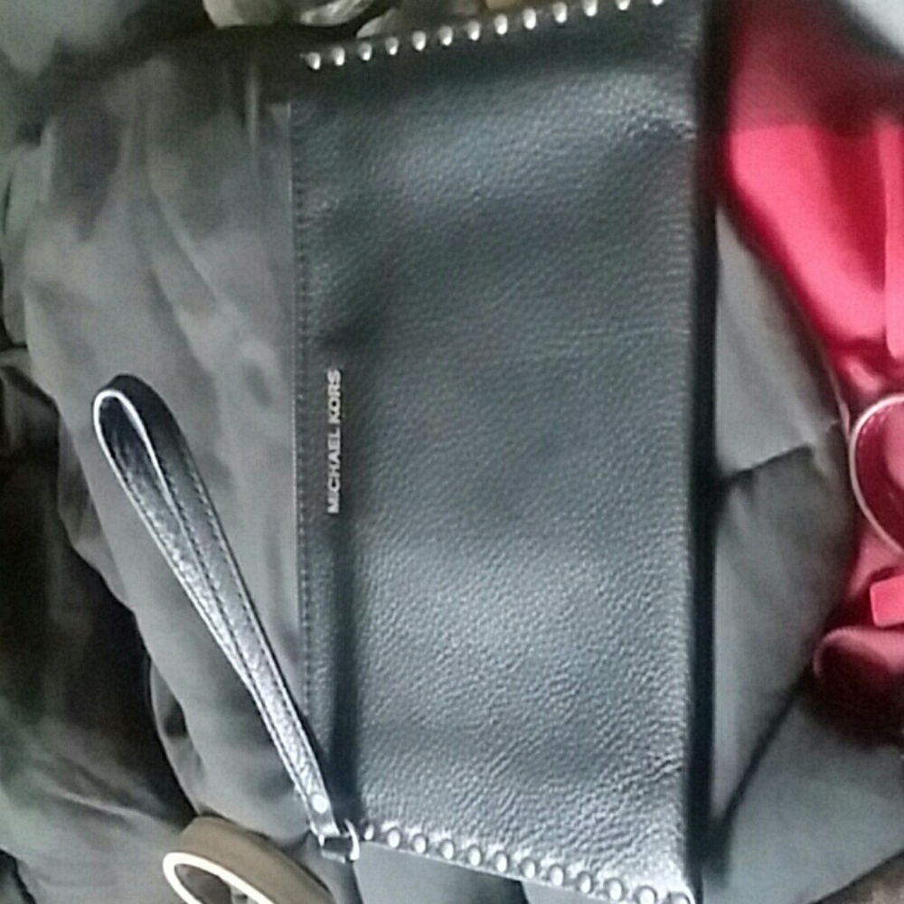 Micheal kors wristlet